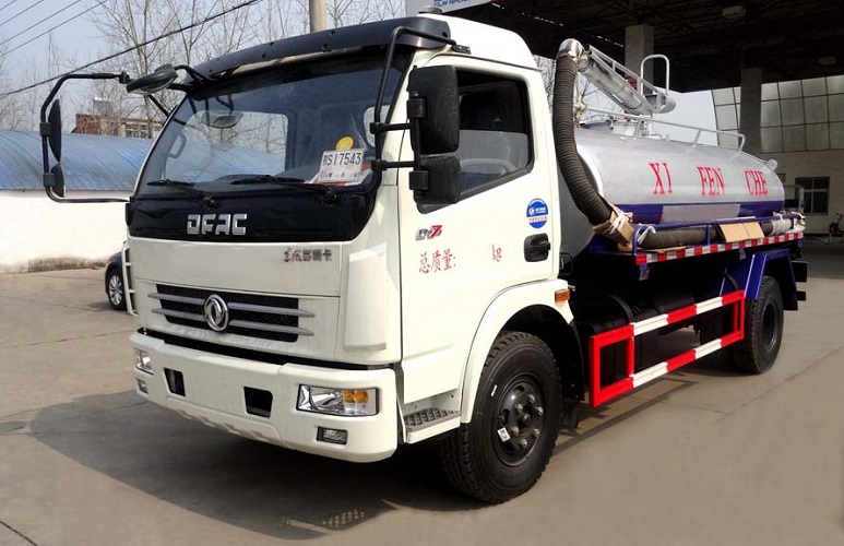 東風(fēng)大多利卡8方吸糞車(chē)