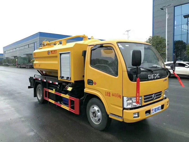 東風(fēng)藍(lán)牌6方清洗吸污車