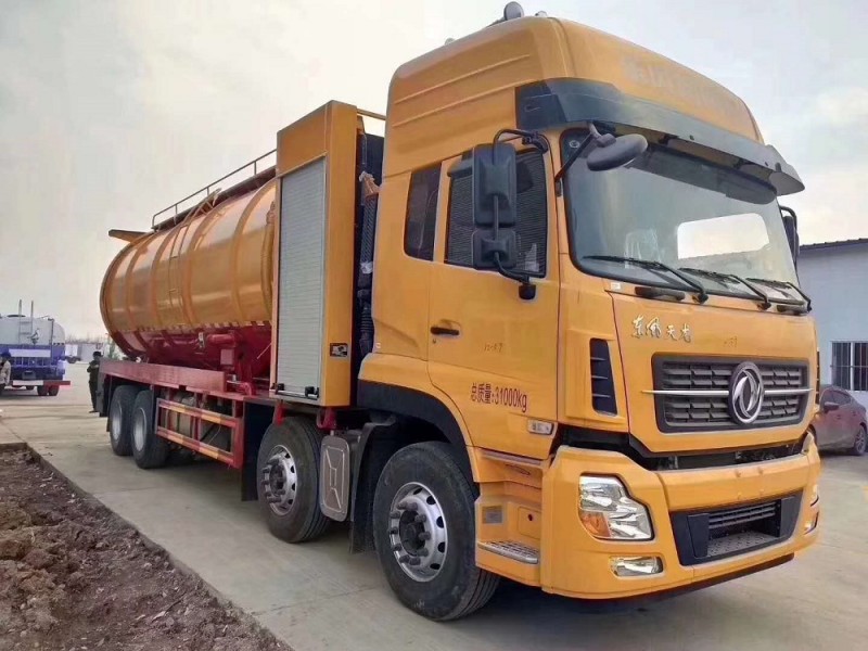 東風(fēng)天龍前四后八36方大噸位重型清洗吸污車(chē)
