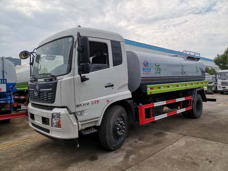 國(guó)六東風(fēng)天錦灑水車